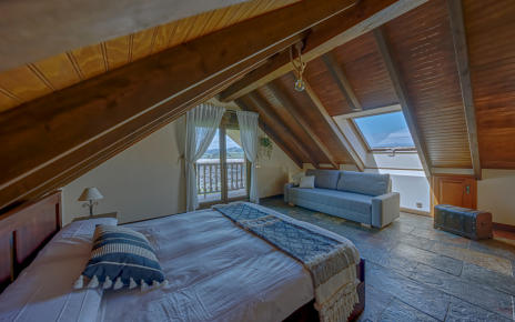 First floor bedroom with terrace and sea views